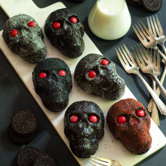 Chocolate & Oreo Mini Skull Cakes