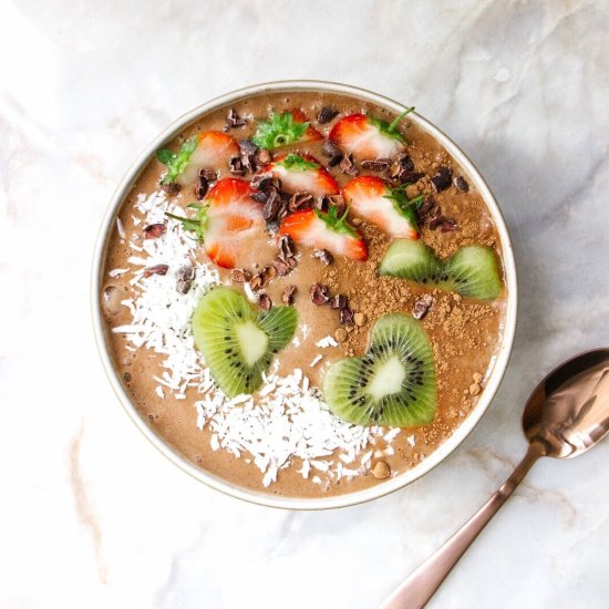 Chocolate lover’s smoothie bowl