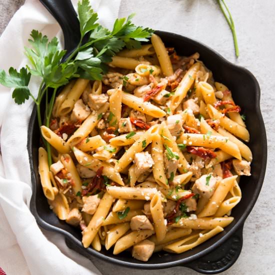 One Pot Tomato Chicken Bacon Pasta