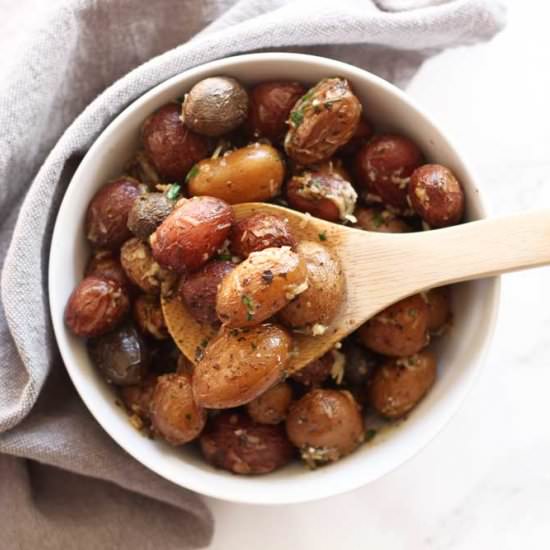 Slow Cooker Herb Garlic Potatoes