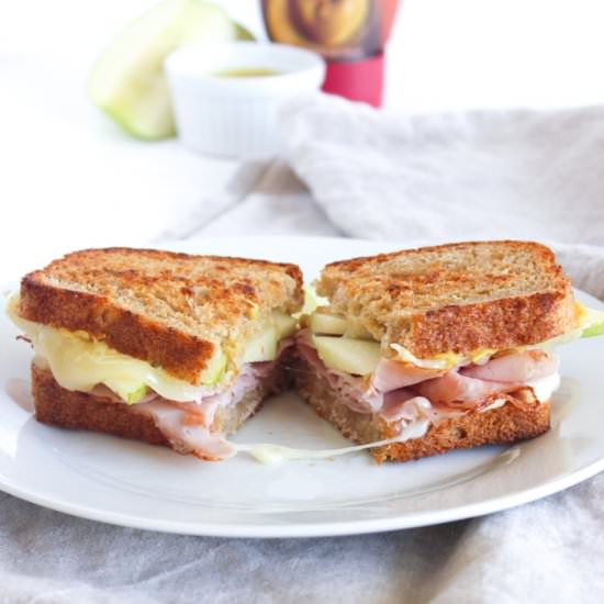 Apple White Cheddar Hot Ham &Cheese