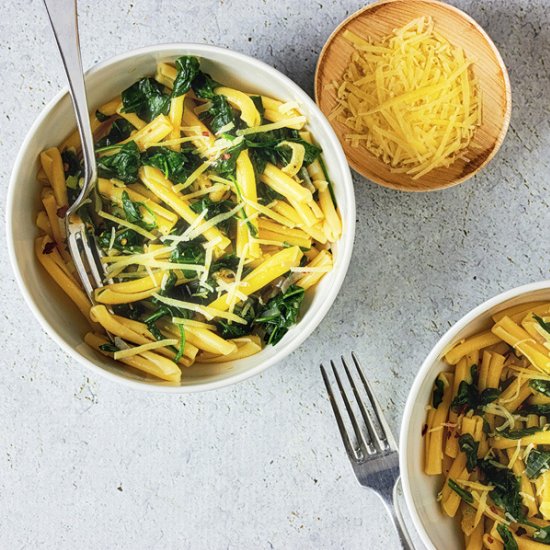 Pasta with spinach and chilli