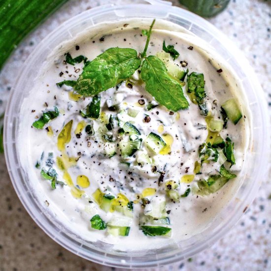 Vegan Tzatziki – Easy & Healthy Dip