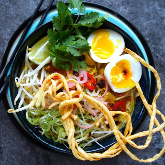 Thai curried noodles (khao soi)