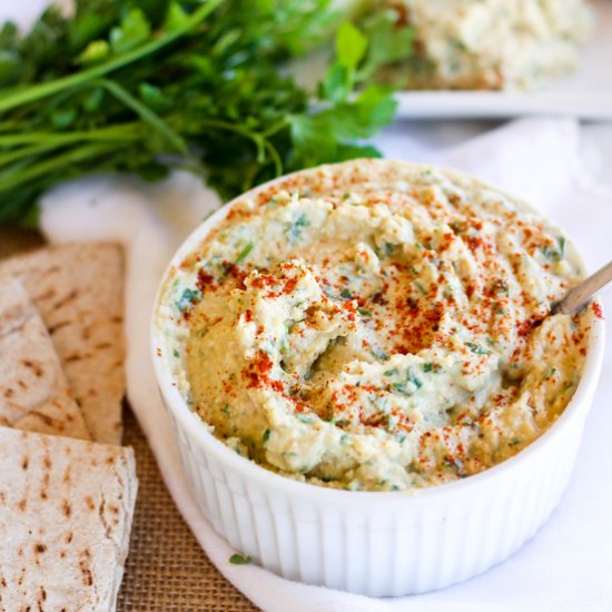 Creamy Greek Yogurt Classic Hummus