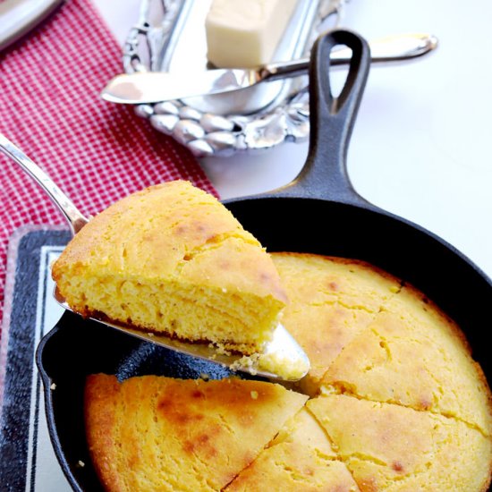 Southern skillet cornbread