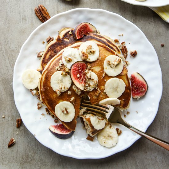 Fluffy Banana Oatmeal Pancakes