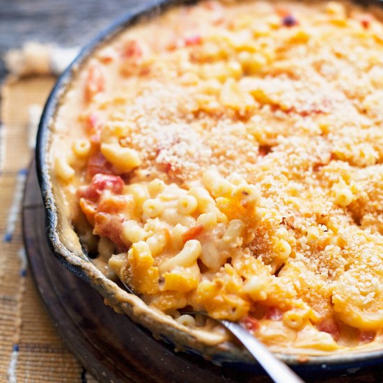 Baked Mac and Cheese with Tomatoes