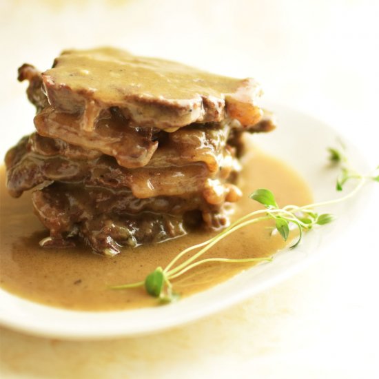 Tender Beef with Pepper-Onion Sauce