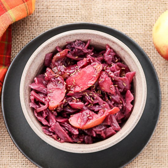 Slow Cooker Red Cabbage & Apples