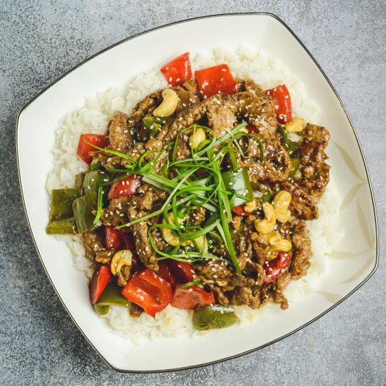 Stir-fry beef with cashews