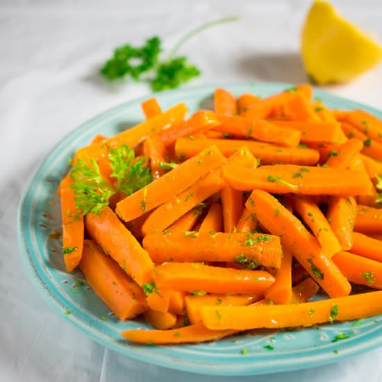 Carrots with lemon and parsley