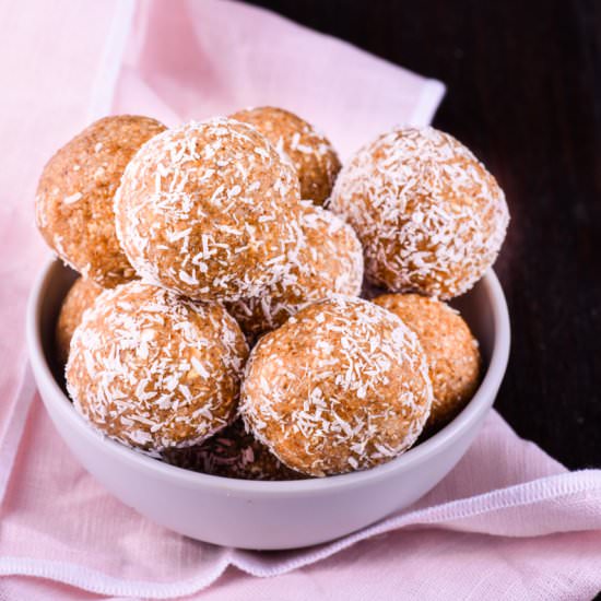 Apple And Cinnamon Bliss Balls