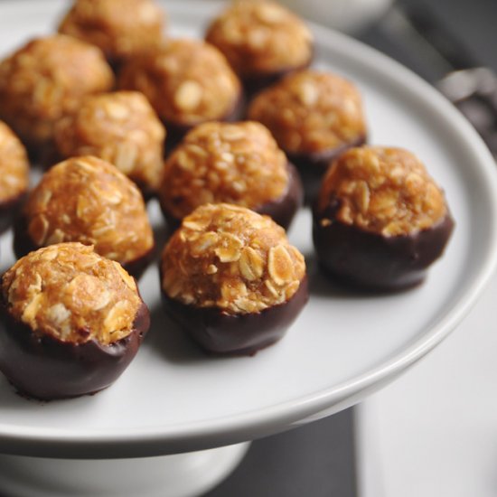 Peanut Butter Oatmeal Buckeye Bites