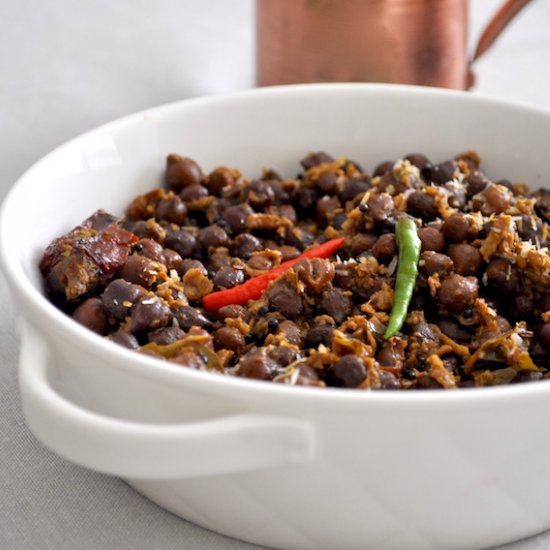 Black Chickpeas Usali (Dry Curry)