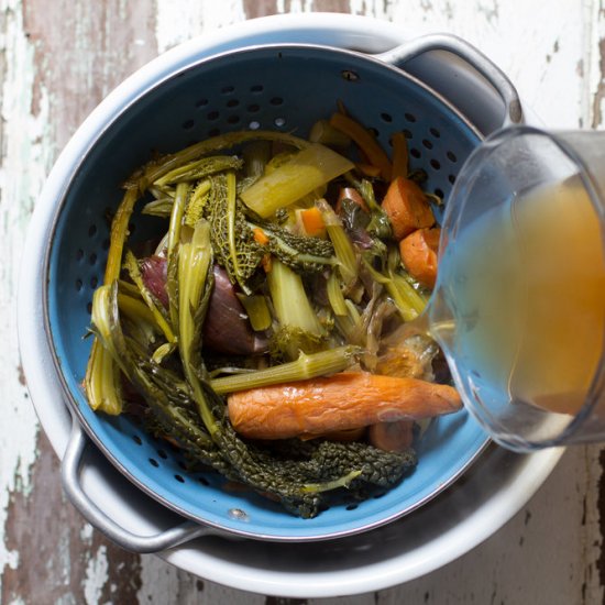 Slow Cooker Veggie Stock