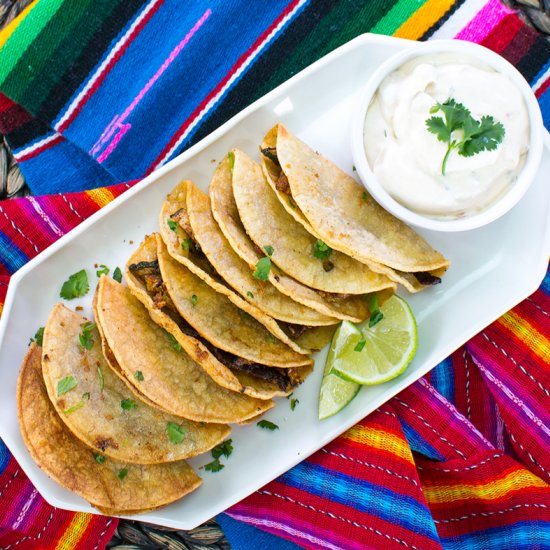 MINI CARNE ASADA TACO