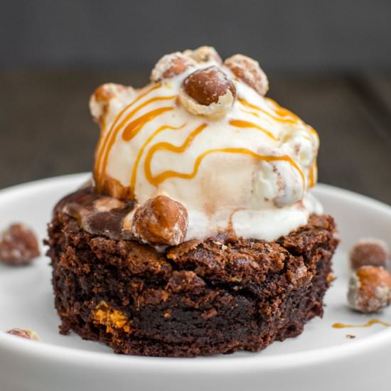 Caramel Chocolate Skillet Cookie