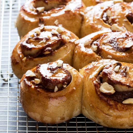 Sugar free cinnamon rolls (V)