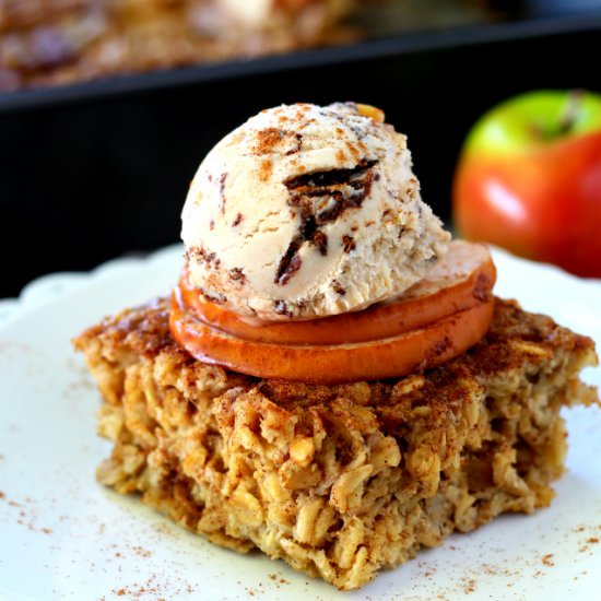 Healthy Apple Cinnamon Oatmeal