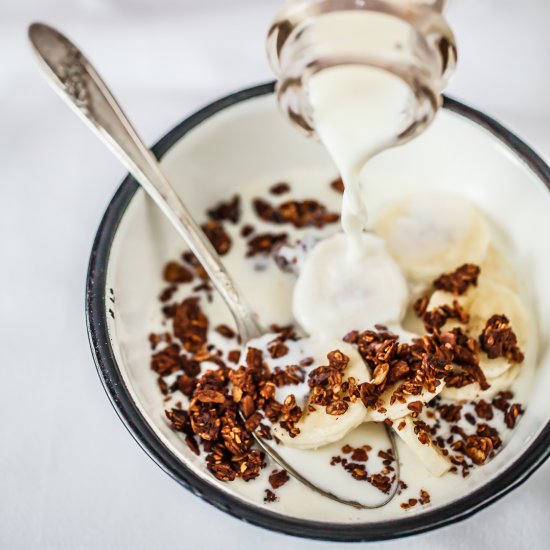 Tahini-Chocolate Granola