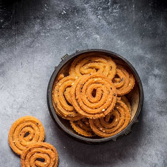 Godhumai Rava Murukku