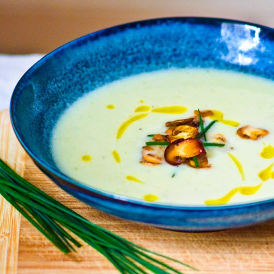 Creamy Cauliflower & Truffle Soup