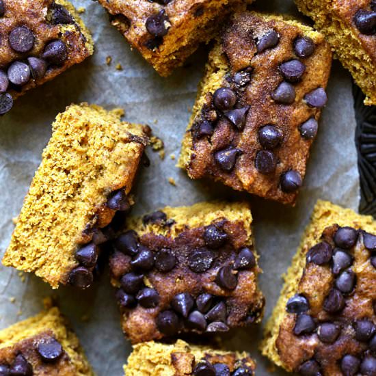 Pumpkin-Chocolate Chip Cake