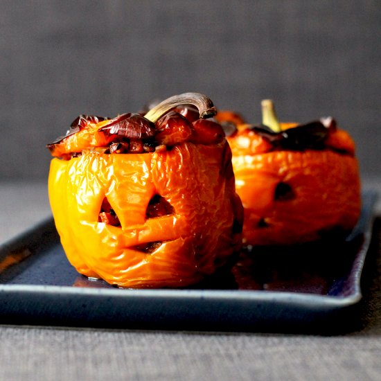 Vegetarian (+Vegan) Stuffed Peppers