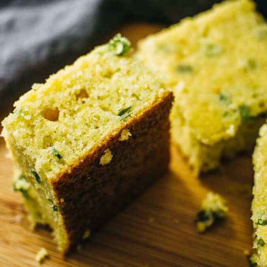 Easy cornbread with scallions