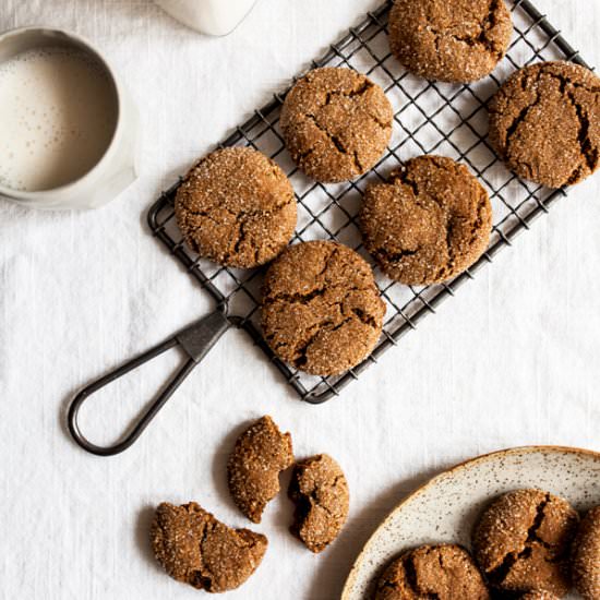 Chewy vegan molasses ginger cookies