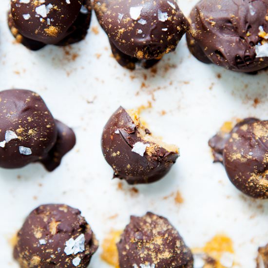 Vegan Pumpkin Chocolate Truffles