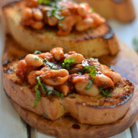 Tomato Basil Cannellini Bruschetta