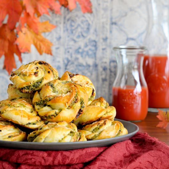 Arugula Pesto Rolls