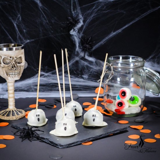 Spooky Ghost Cake Pops