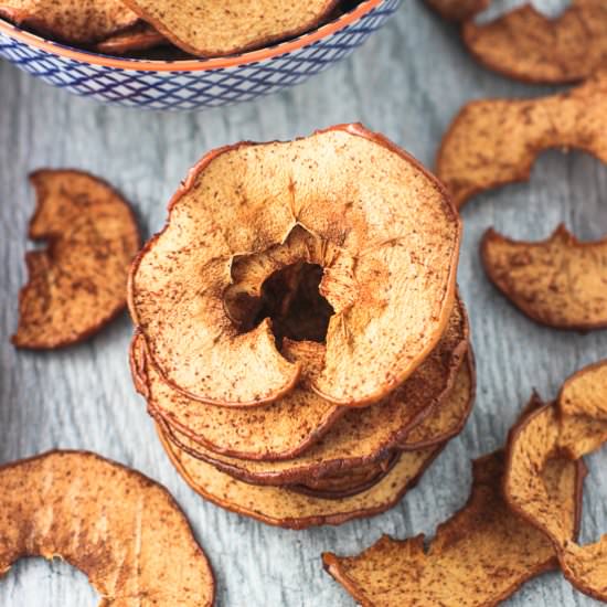 Baked Spiralized Apple Chips