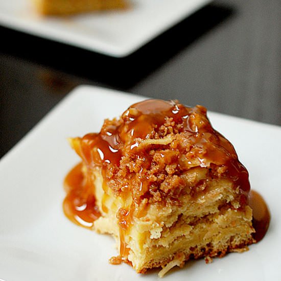 Yeasted apple coffee cake