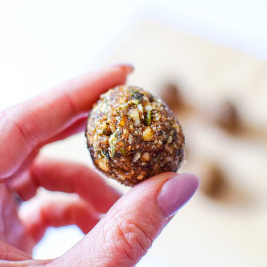 Raw Pumpkin Pie Energy Balls