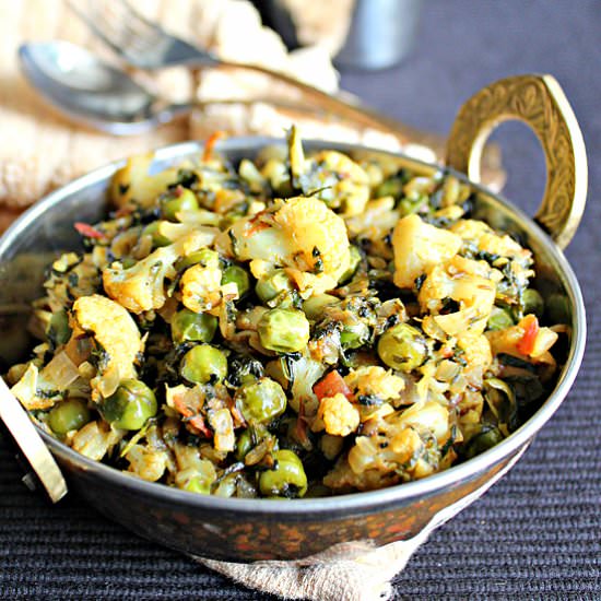 Cauliflower And Greens Curry