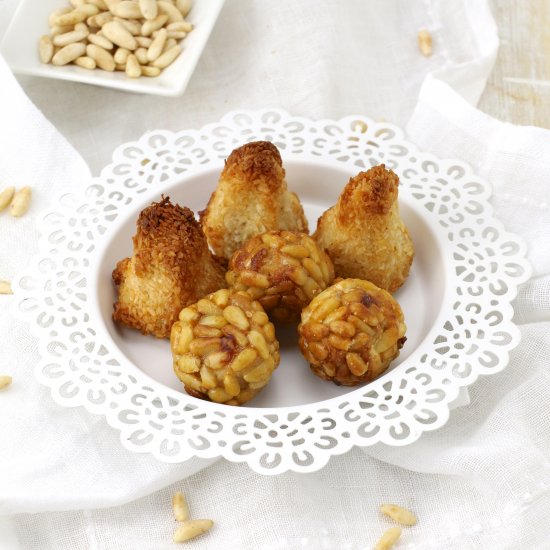 Pine nuts and coco Panellets