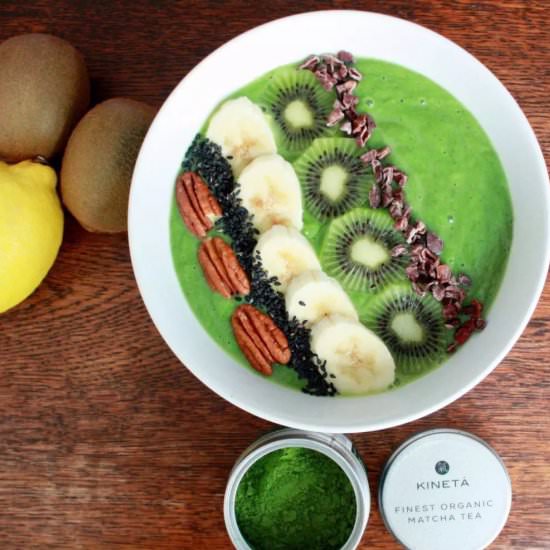 Superfood Matcha Smoothie Bowl