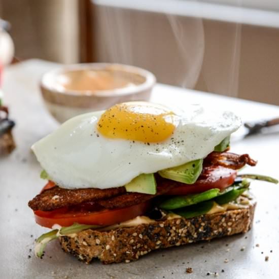 Avocado Blt with Spicy Mayo