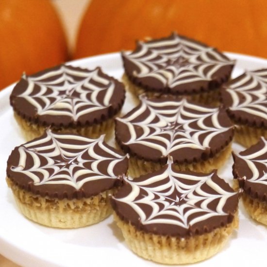 Caramel Spiderweb Shortcakes