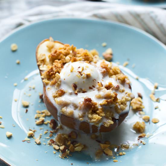 Baked Pears with Oat Crumble