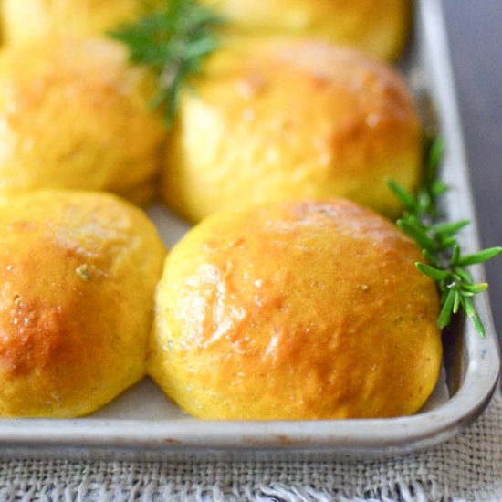 Rosemary Pumpkin Dinner Rolls