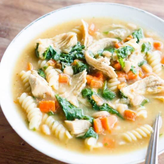 Tuscan Chicken and White Bean Soup