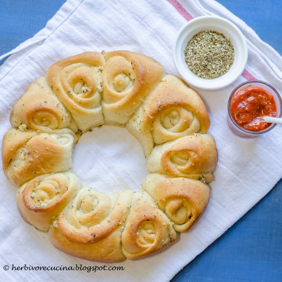 Garlic Herb Wreath Bread