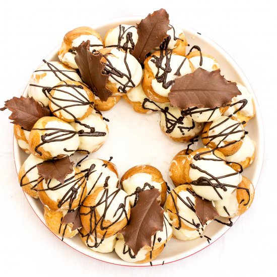 Profiterole Wreath