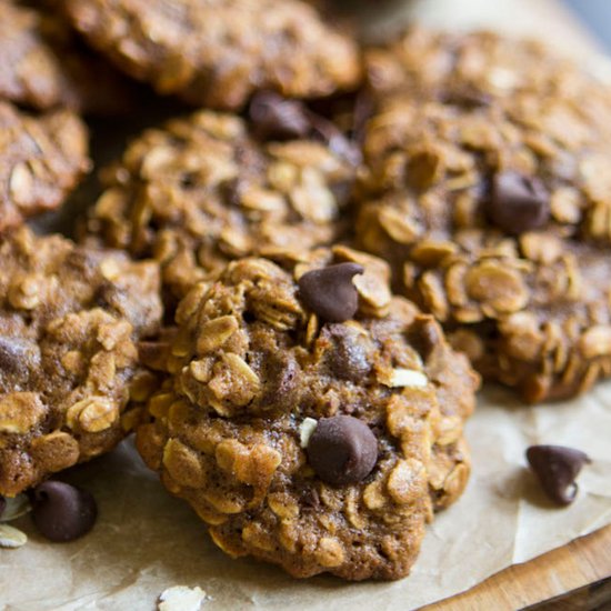 Soft, Chewy Oatmeal Cookies