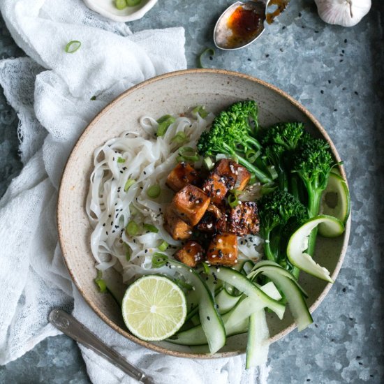 Vegan teriyaki tofu with noodles